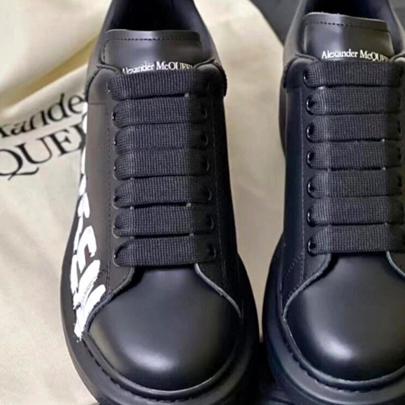 Alexander McQueen Other - Alexander McQueen sneaker